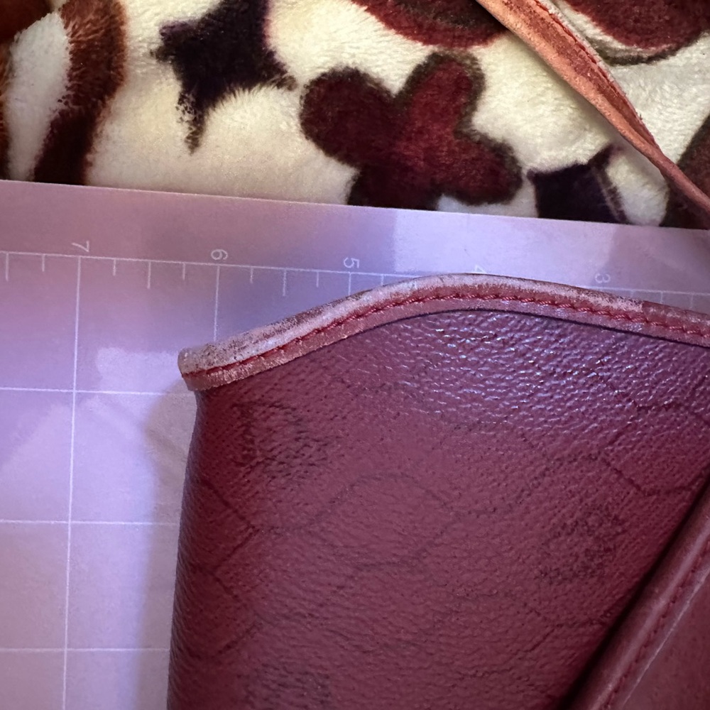 Dior vintage crossbody. In great shape. Beautiful red. - Picture 9 of 10
